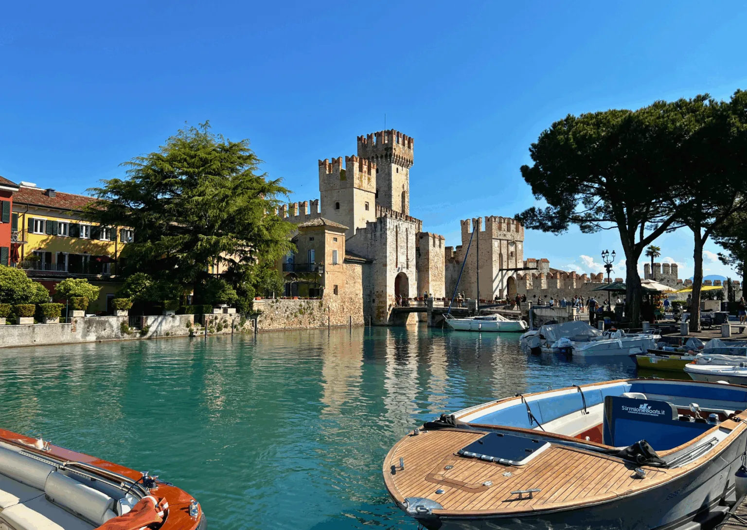 Das Castello Scaligero von Sirmione am Gardasee